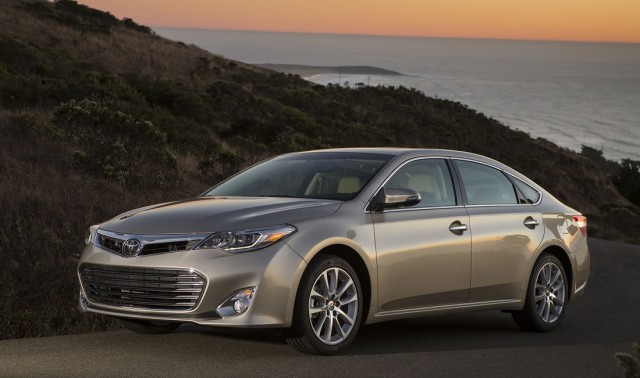 Toyota Avalon 2013-7.jpg